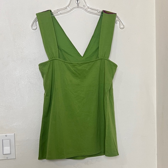 Green Graphics Sequins Top - by Flying Tomato Size XL - Picture 7 of 15